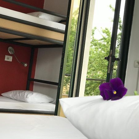 Destil Hostel Tiranë Luaran gambar