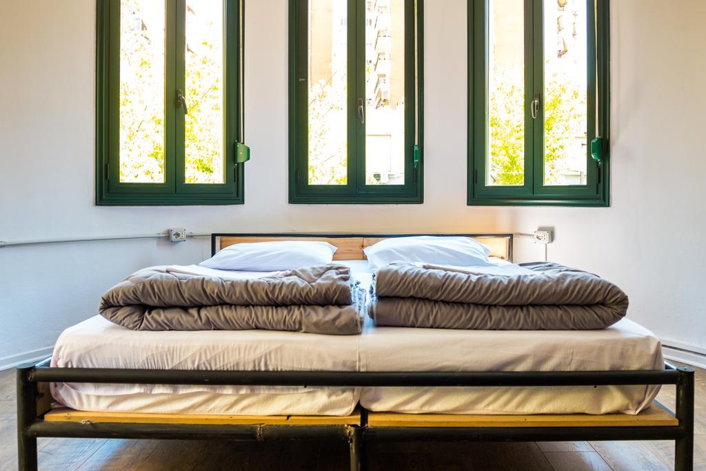 Destil Hostel Tiranë Luaran gambar