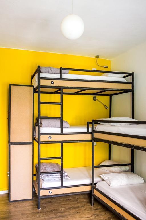 Destil Hostel Tiranë Luaran gambar