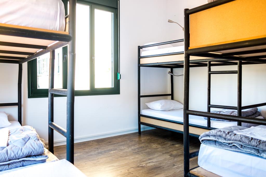 Destil Hostel Tiranë Luaran gambar