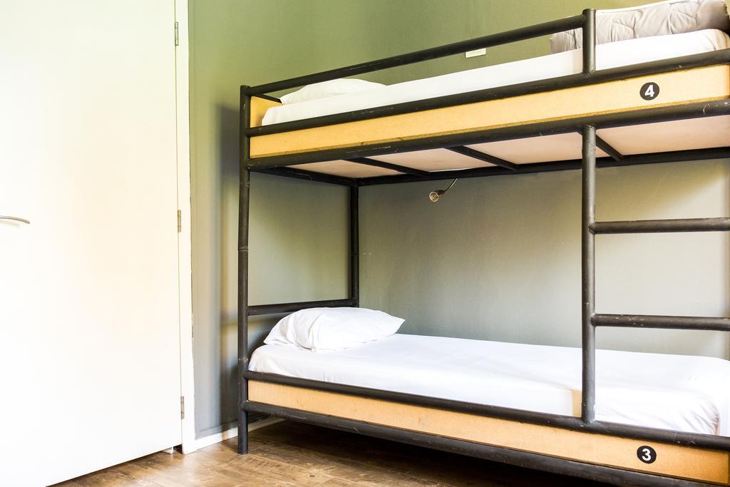 Destil Hostel Tiranë Luaran gambar