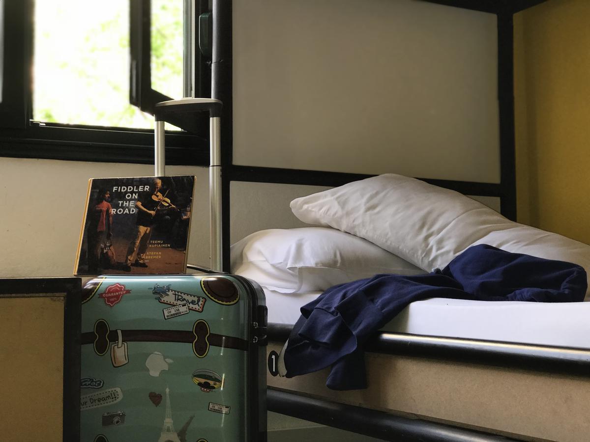 Destil Hostel Tiranë Luaran gambar